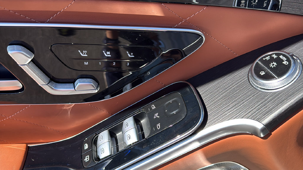 Certified 2023 Mercedes-Benz S 500 4MATIC image 24