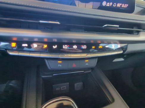 Certified 2025 Cadillac XT4 Premium Luxury image 16