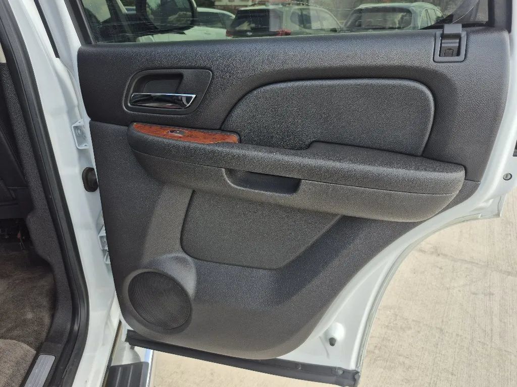 Used 2012 Chevrolet Tahoe LTZ RWD image 21
