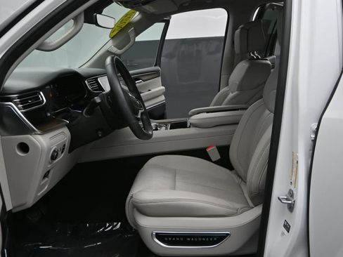 Used 2022 Jeep Grand Wagoneer Series I AWD/4WD image 17