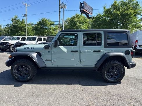 Used 2023 Jeep Wrangler Unlimited w/ Cold Weather Group AWD/4WD image 19