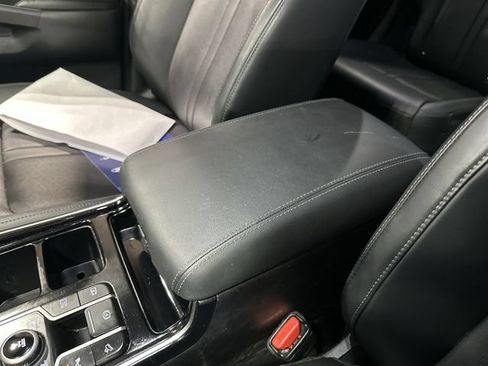Used 2024 Kia Sorento EX w/ Panoramic Sunroof Package AWD/4WD image 28