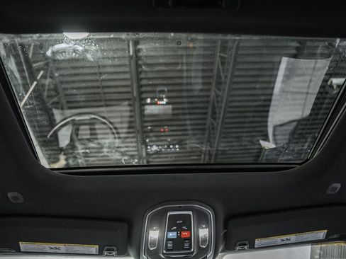 New 2025 Jeep Grand Cherokee L Altitude image 29