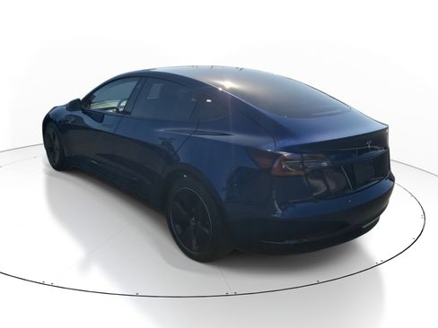 Used 2021 Tesla Model 3 Standard Range Plus image 4