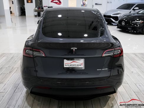 Used 2024 Tesla Model Y Long Range AWD/4WD image 18