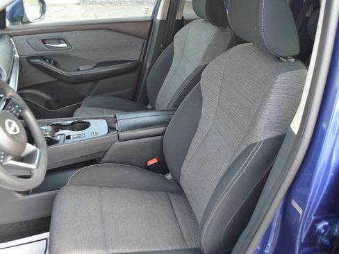 Used 2023 Nissan Rogue SV FWD image 15