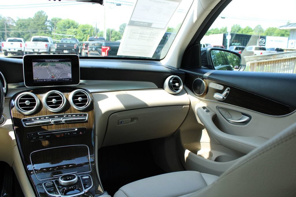 Used 2019 Mercedes-Benz GLC 300 4MATIC image 16