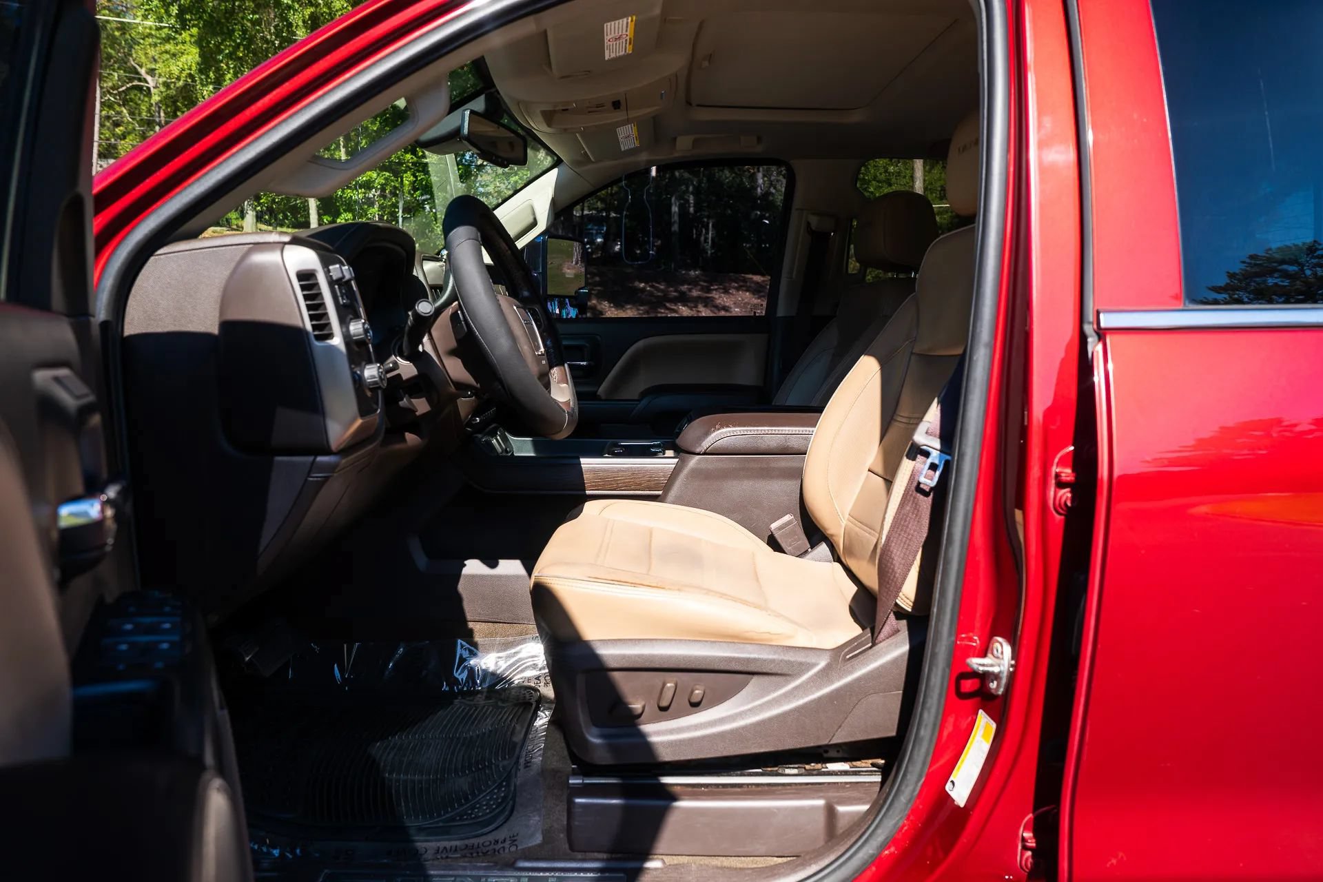 Used 2018 GMC Sierra 2500 Denali w/ Duramax Plus Package AWD/4WD image 17