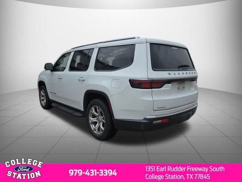 Used 2022 Jeep Wagoneer Series II w/ Flexible Seating Group image 4