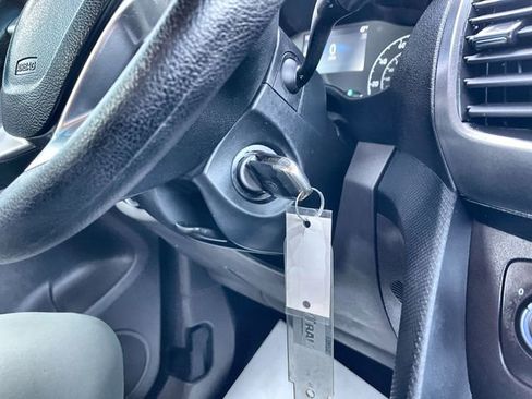 Used 2022 Ford Transit Connect XLT image 17