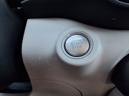Used 2025 Hyundai Venue SEL FWD image 15