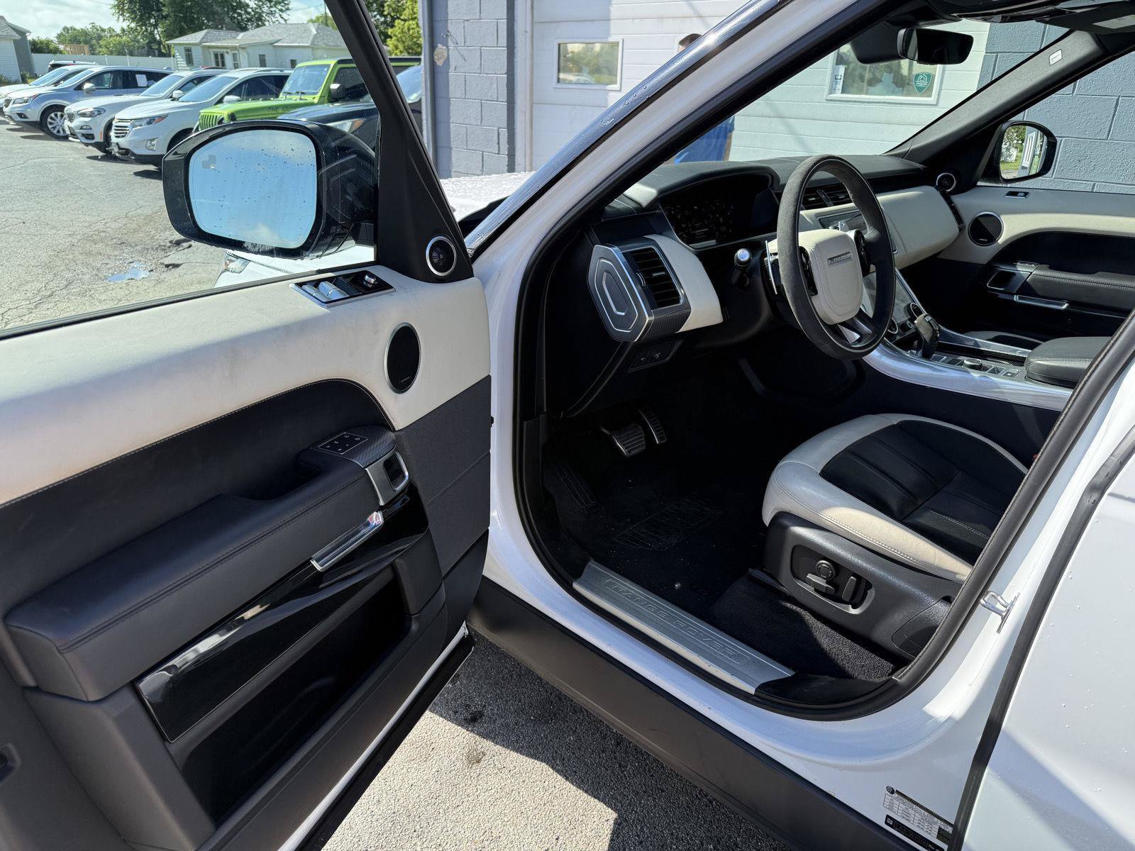 Used 2022 Land Rover Range Rover Sport HST AWD/4WD image 19