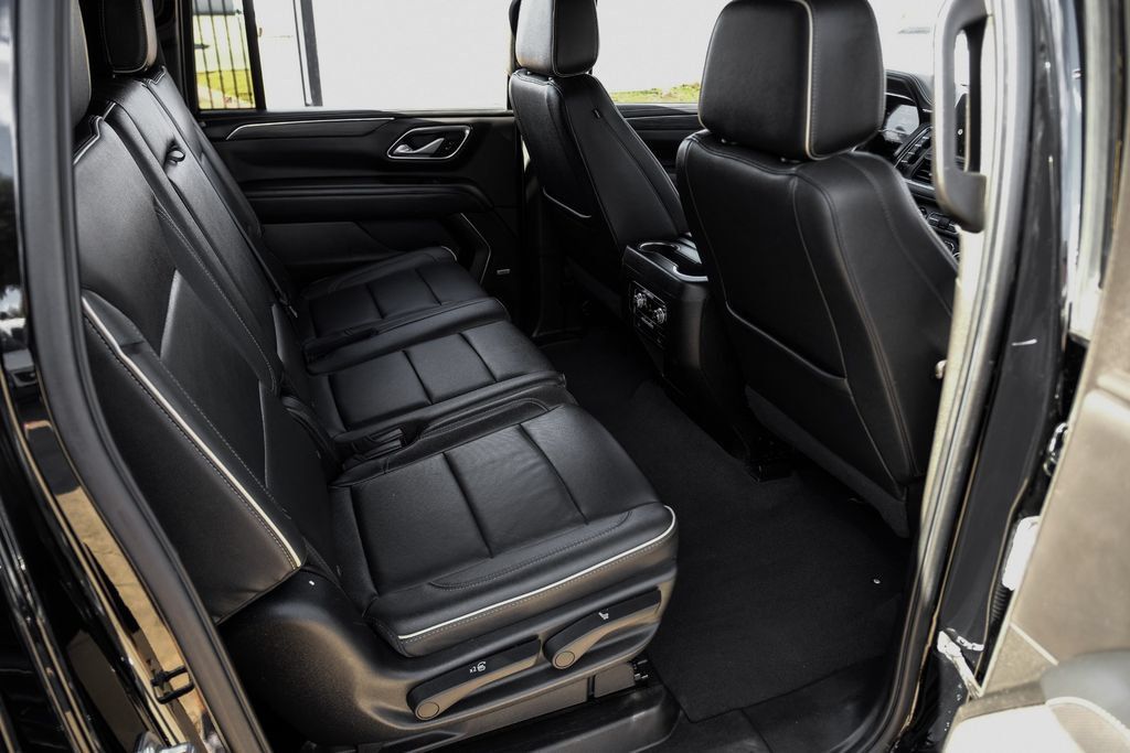Used 2022 GMC Yukon XL SLT AWD/4WD image 40