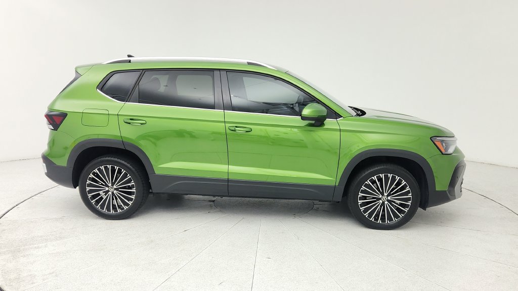 Used 2025 Volkswagen Taos SE FWD image 8