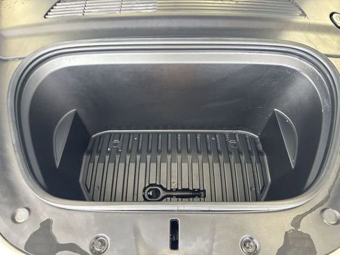 Used 2020 Tesla Model Y Long Range image 35