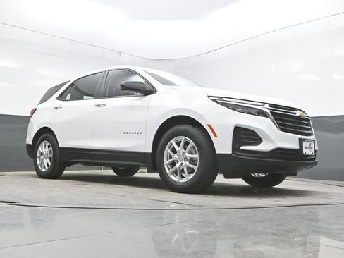 Used 2022 Chevrolet Equinox LS AWD/4WD image 30