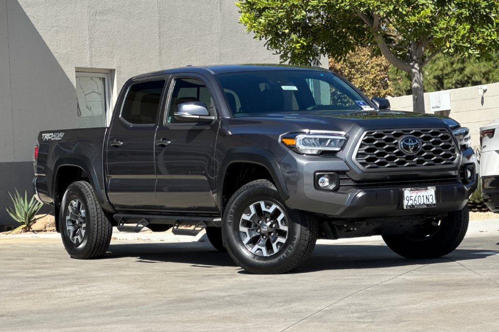Used 2022 Toyota Tacoma TRD Off-Road AWD/4WD image 2