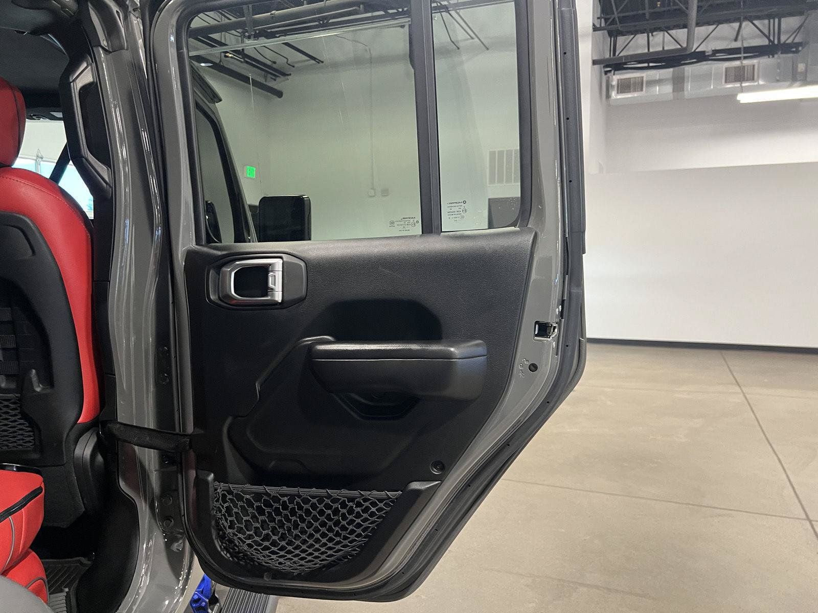 Used 2020 Jeep Wrangler Unlimited Rubicon AWD/4WD image 32