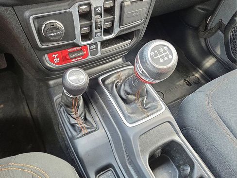 Used 2021 Jeep Gladiator Mojave w/ Safety Group AWD/4WD image 29