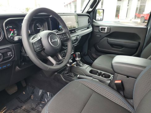 Used 2025 Jeep Wrangler Unlimited Rubicon 4xe w/ Convenience Group image 23