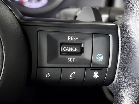 Used 2024 Nissan Rogue SV image 16