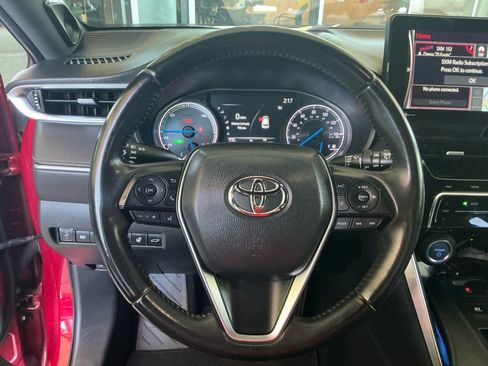 Used 2021 Toyota Venza Limited AWD/4WD image 9