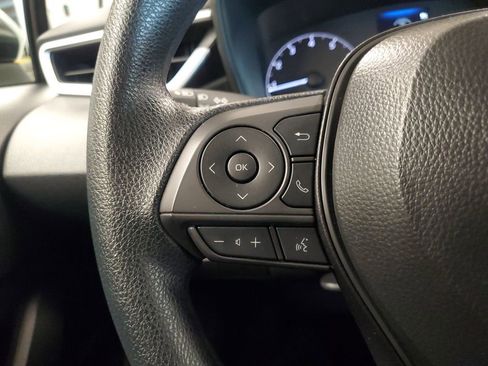 Used 2025 Toyota Corolla LE image 20