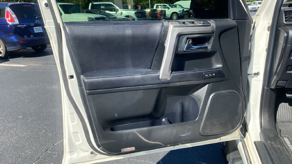 Used 2019 Toyota 4Runner Limited AWD/4WD image 17