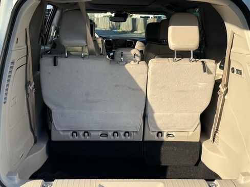 Used 2017 Chrysler Pacifica Limited image 19