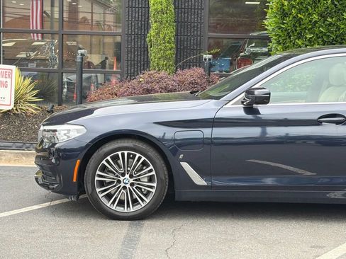 Used 2019 BMW 530e w/ Convenience Package RWD image 10