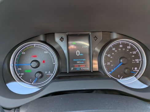 Certified 2021 Toyota Venza LE w/ Carpet Mat Package (TMS) image 15