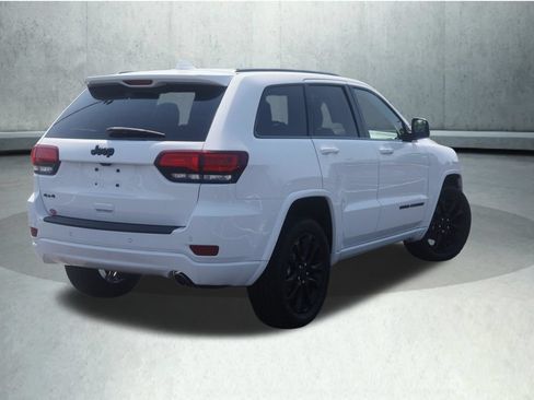 Used 2020 Jeep Grand Cherokee Altitude AWD/4WD image 16