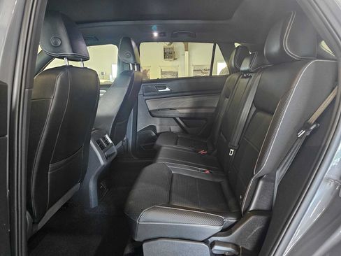 Used 2023 Volkswagen Atlas Cross Sport SEL R-Line AWD/4WD image 18