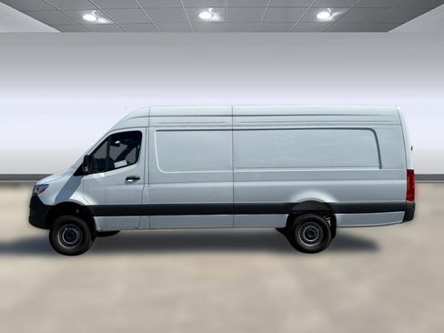 New 2025 Mercedes-Benz Sprinter 2500 image 2