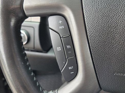 Used 2010 Chevrolet Suburban LT w/ Luxury Package AWD/4WD image 29