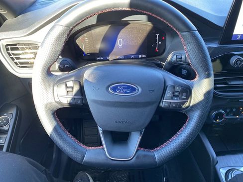 Certified 2025 Ford Escape ST-Line image 18