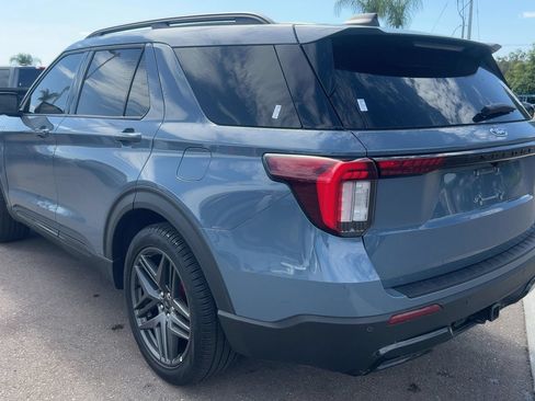 Used 2025 Ford Explorer ST-Line w/ Premium Package RWD image 8
