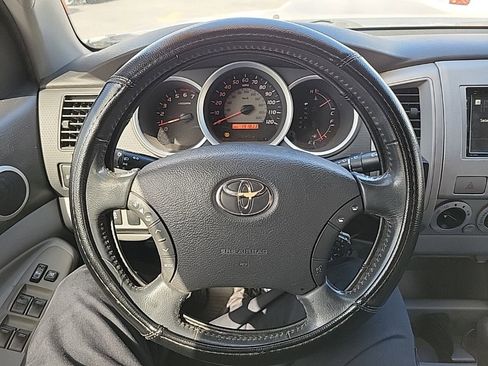 Used 2009 Toyota Tacoma PreRunner image 17