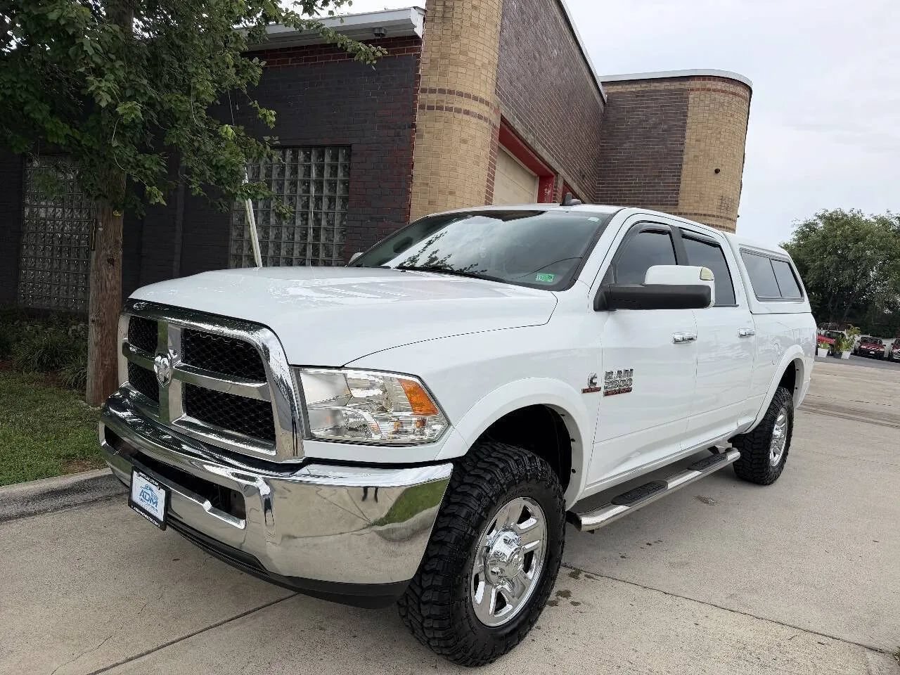 Used 2018 RAM 2500 SLT AWD/4WD image 1