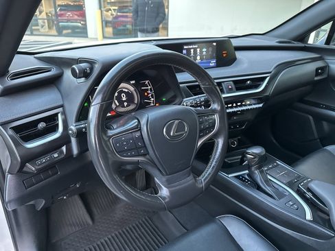 Used 2020 Lexus UX 250h w/ Premium Package image 30
