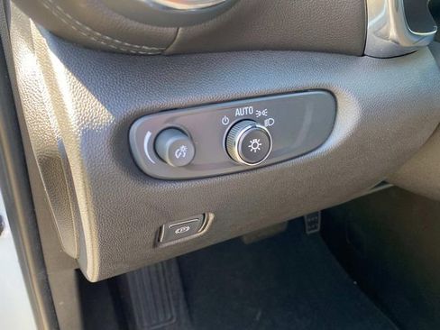 Used 2022 Chevrolet Blazer LT FWD image 14