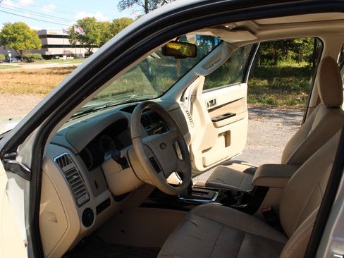 Used 2009 Ford Escape Limited FWD image 21