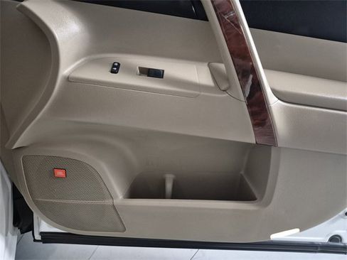 Used 2012 Toyota Highlander Limited image 42