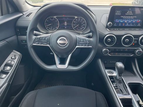Certified 2025 Nissan Sentra SV FWD image 10