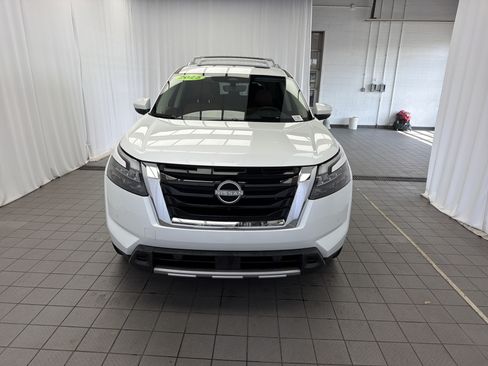 Used 2025 Nissan Pathfinder Platinum w/ Cargo Package FWD image 12