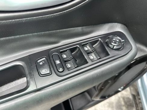 Used 2018 Jeep Renegade Altitude w/ Popular Equipment Group FWD image 10