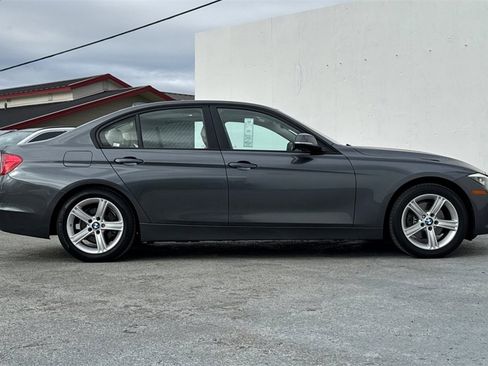Used 2013 BMW 320i Sedan image 3