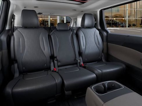Used 2026 Kia Carnival SX FWD image 16