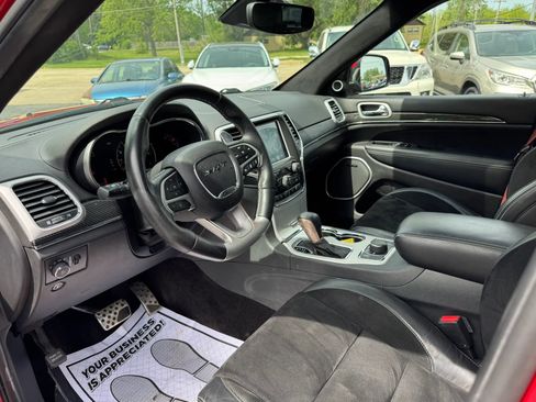 Used 2018 Jeep Grand Cherokee SRT AWD/4WD image 16