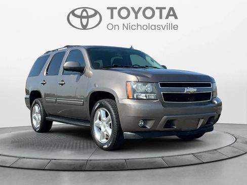 Used 2011 Chevrolet Tahoe LT w/ Luxury Package AWD/4WD image 7